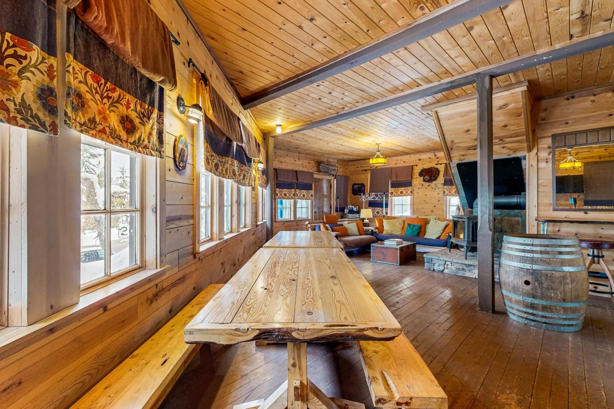 Flying Stag: Main Lodge Government Camp Esterno foto